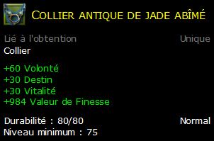 Collier antique de jade abîmé