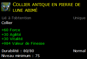 Collier antique en pierre de lune abimé